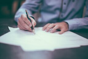 Vertragsunterschrift