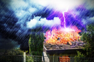 Unwetter, Blitz, Elementar, Elementarschaden, Schaden, Gebäude, Gebäudeversicherung, Wohngebäudeversicherung
